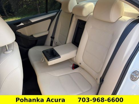 Used 2017 Volkswagen Jetta SE FWD image 29