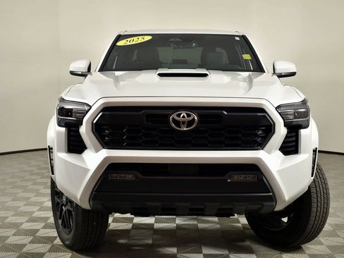 Certified 2025 Toyota Tacoma TRD Sport image 5
