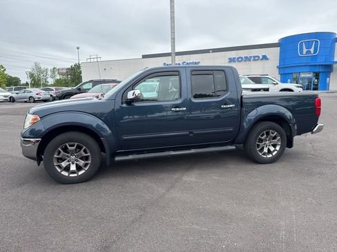 Used 2015 Nissan Frontier SL w/ Moonroof Package AWD/4WD image 14