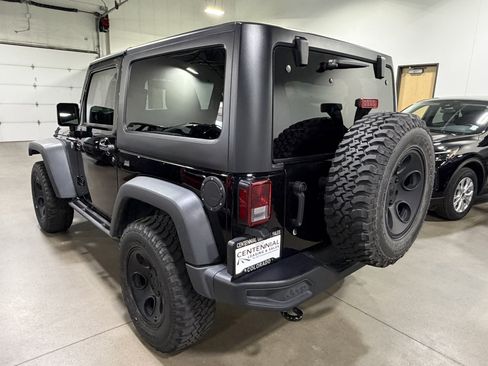 Used 2016 Jeep Wrangler Rubicon AWD/4WD image 5