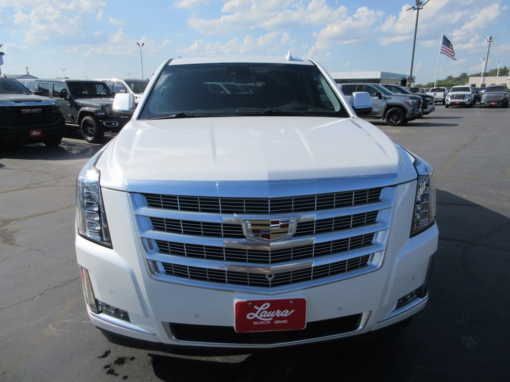 Certified 2019 Cadillac Escalade Premium Luxury AWD/4WD image 13