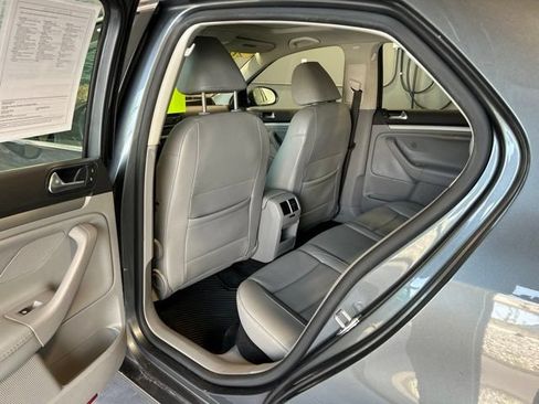 Used 2009 Volkswagen Jetta SE FWD image 18