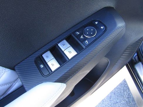 Used 2024 Mitsubishi Outlander SEL Black Edition image 17