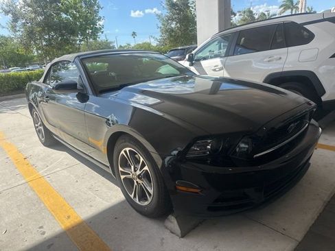 Used 2014 Ford Mustang Premium image 2