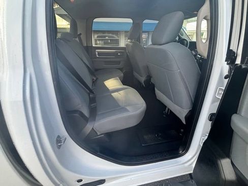 Used 2020 RAM 1500 Classic SLT AWD/4WD image 16
