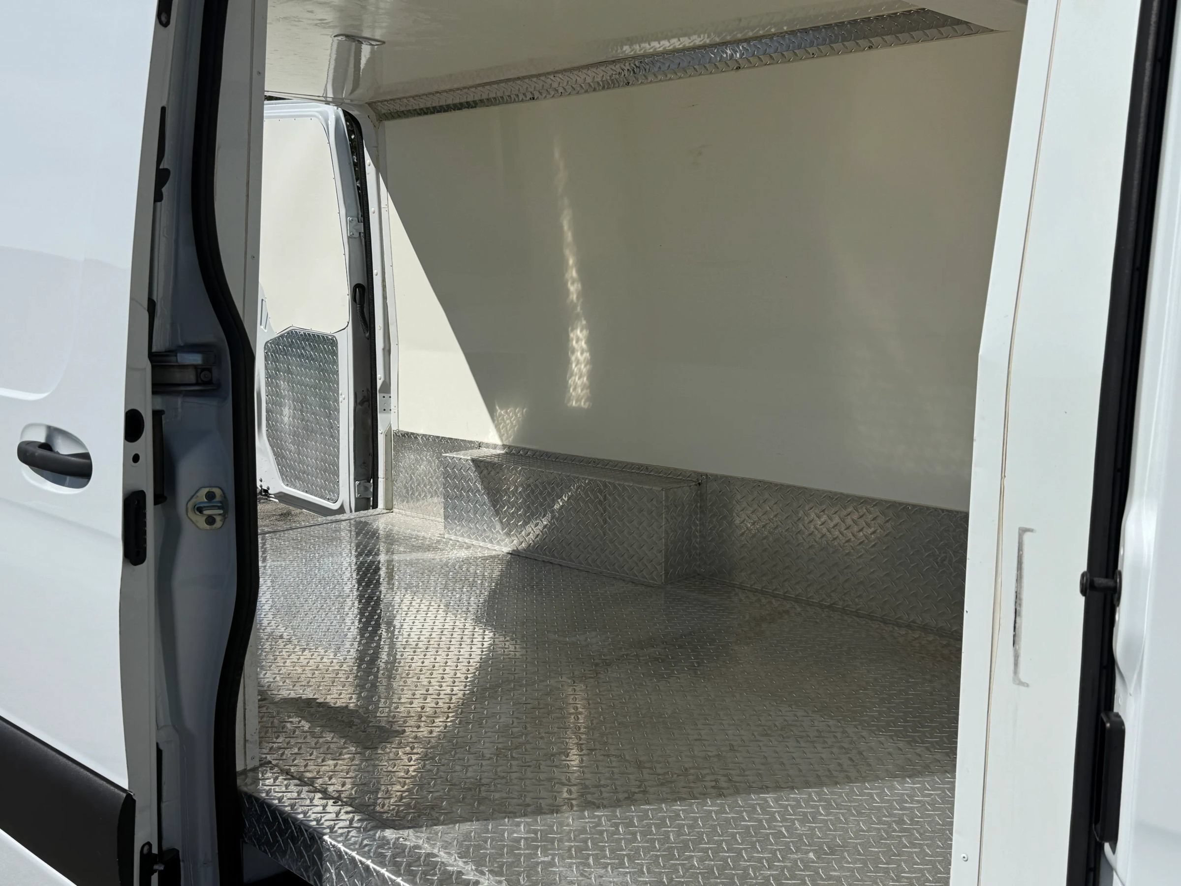 Used 2024 Mercedes-Benz Sprinter 2500 image 12
