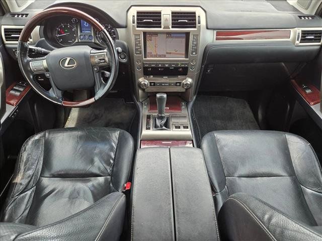 Used 2016 Lexus GX 460 w/ Premium Package AWD/4WD image 18