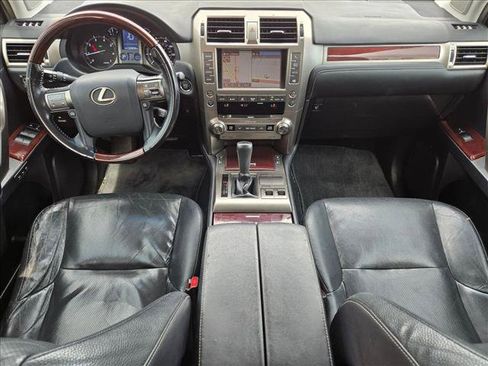 Used 2016 Lexus GX 460 w/ Premium Package AWD/4WD image 18