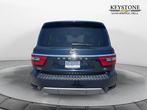 Used 2023 Nissan Armada SL w/ Captain's Chairs Package image 3