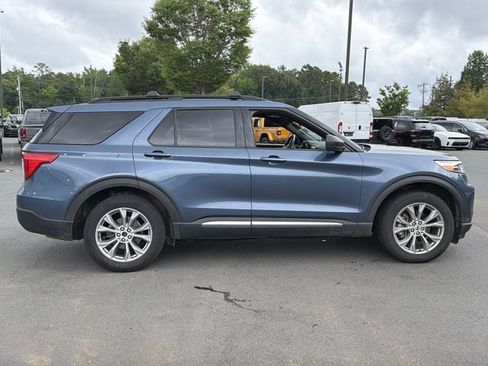 Used 2020 Ford Explorer XLT w/ Equipment Group 202A AWD/4WD image 7