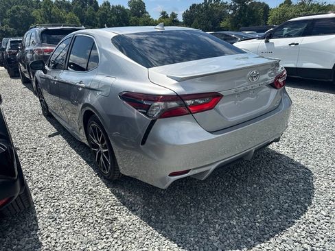Used 2021 Toyota Camry SE AWD/4WD image 4