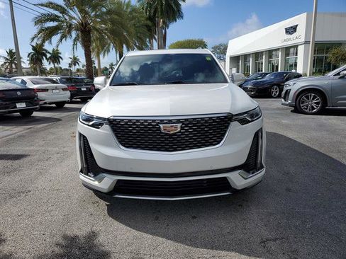Certified 2023 Cadillac XT6 Premium Luxury image 8