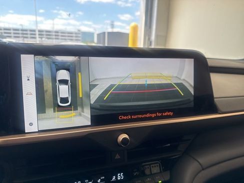 Used 2024 Toyota Crown Platinum image 19