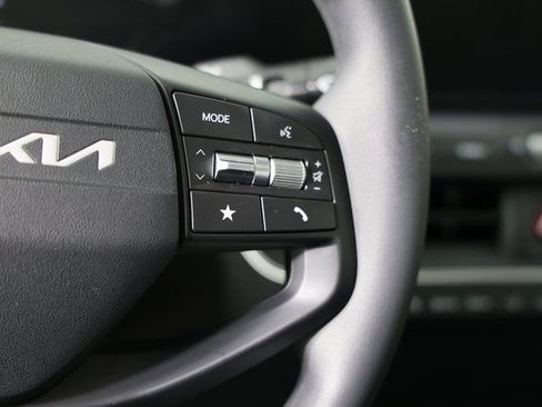 New 2026 Kia K4 LXS image 13