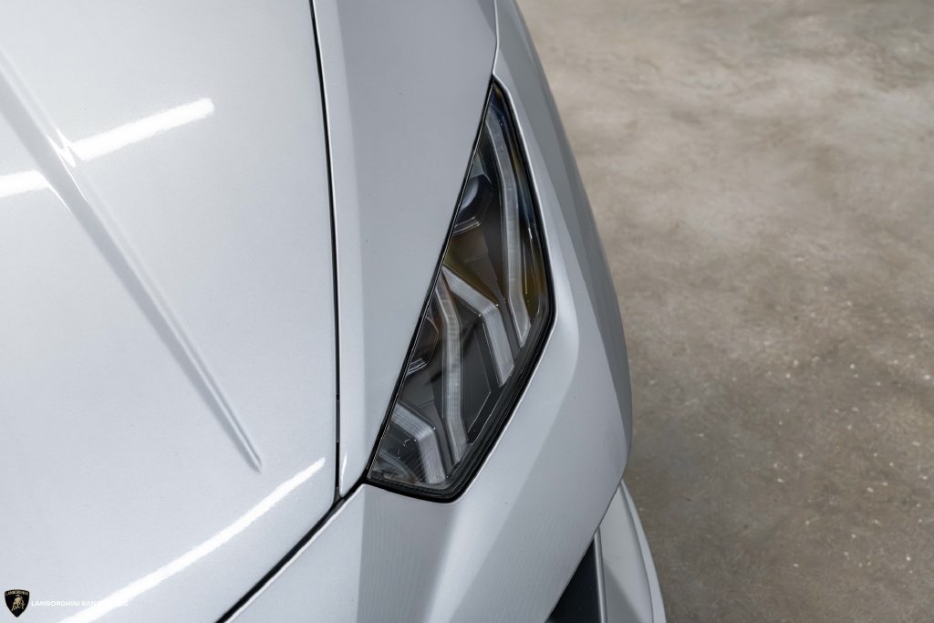 Used 2020 Lamborghini Huracan EVO AWD/4WD image 24