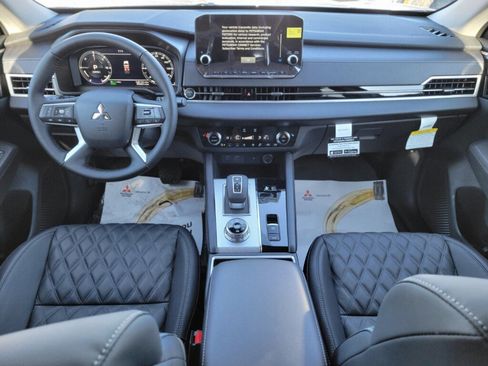 New 2025 Mitsubishi Outlander SEL image 10