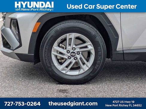 Certified 2025 Hyundai Tucson SE FWD image 10