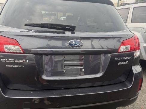 Used 2011 Subaru Outback 2.5i Limited w/ PWR Moonroof Pkg AWD/4WD image 22