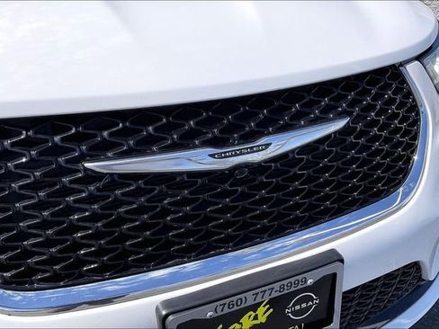 Used 2023 Chrysler Pacifica Touring-L FWD image 30