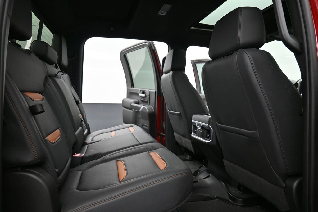 Used 2023 GMC Sierra 2500 AT4 w/ AT4 Preferred Package AWD/4WD image 12