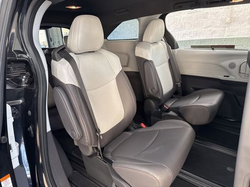 Certified 2023 Toyota Sienna XSE image 47