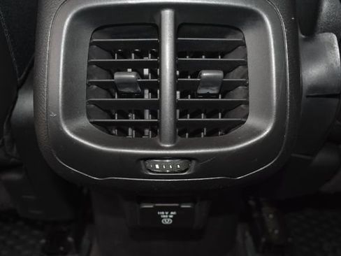 Used 2018 Jeep Cherokee Trailhawk w/ Cold Weather Group AWD/4WD image 37