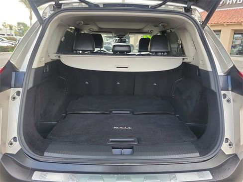 Used 2021 Nissan Rogue Platinum image 28