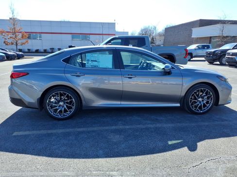 Used 2026 Toyota Camry XLE image 8