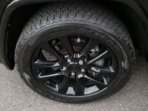 Used 2022 Jeep Grand Cherokee Laredo X AWD/4WD image 15