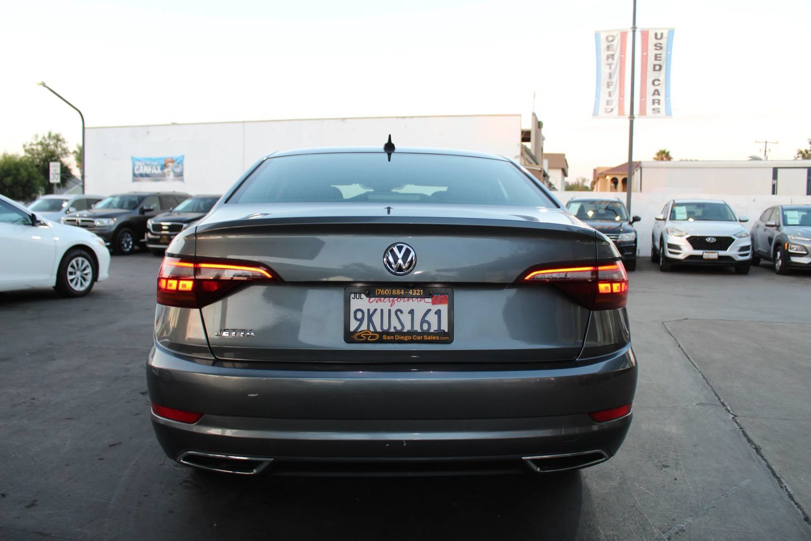 Used 2019 Volkswagen Jetta SEL Premium FWD image 4