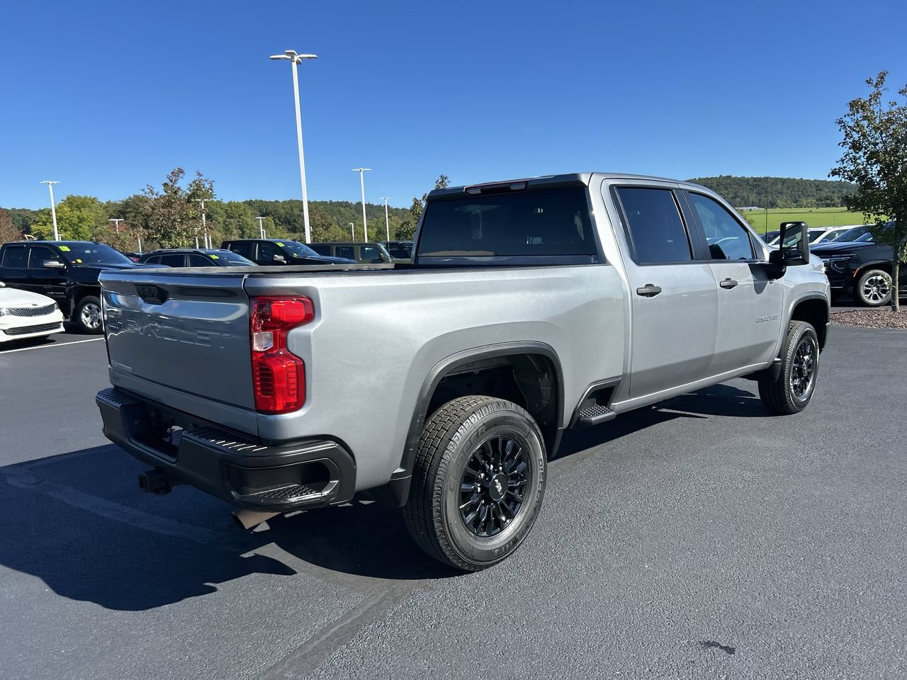 Used 2025 Chevrolet Silverado 2500 W/T AWD/4WD image 7
