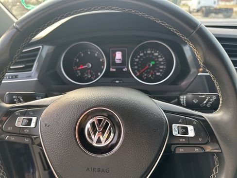 Used 2021 Volkswagen Tiguan SE image 13