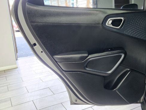 Used 2023 Kia Soul EX image 12