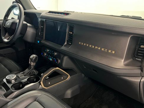 Used 2025 Ford Bronco Badlands AWD/4WD image 24