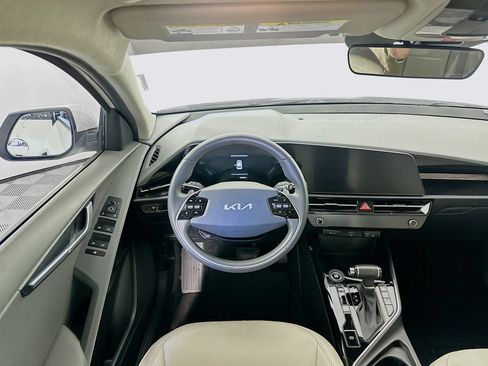 Used 2023 Kia Niro EX FWD image 22