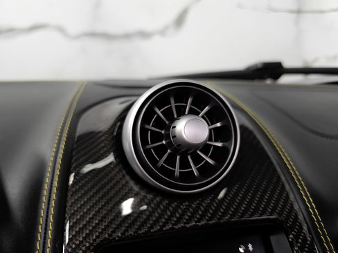 Used 2015 McLaren 650S Spider image 35