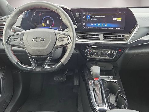 Used 2026 Chevrolet Trax RS w/ Sunroof Package FWD image 10