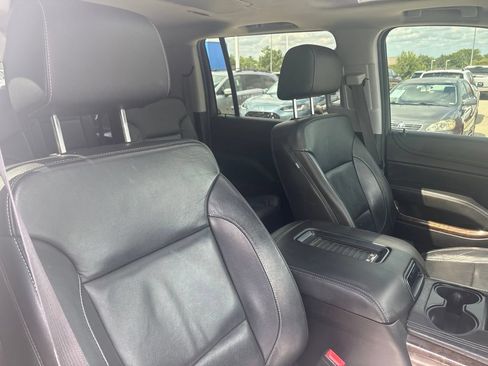 Used 2017 Chevrolet Suburban LT w/ LT Signature Package AWD/4WD image 30