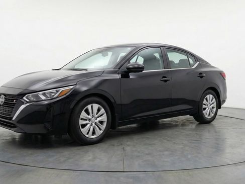 Used 2025 Nissan Sentra S image 3