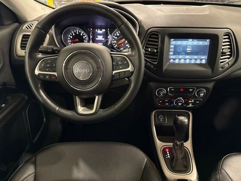 Used 2020 Jeep Compass Latitude FWD image 23