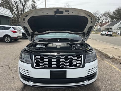 Used 2020 Land Rover Range Rover HSE image 15