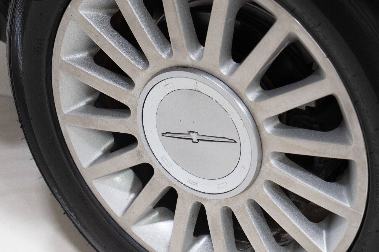 Used 2005 Ford Thunderbird RWD image 48