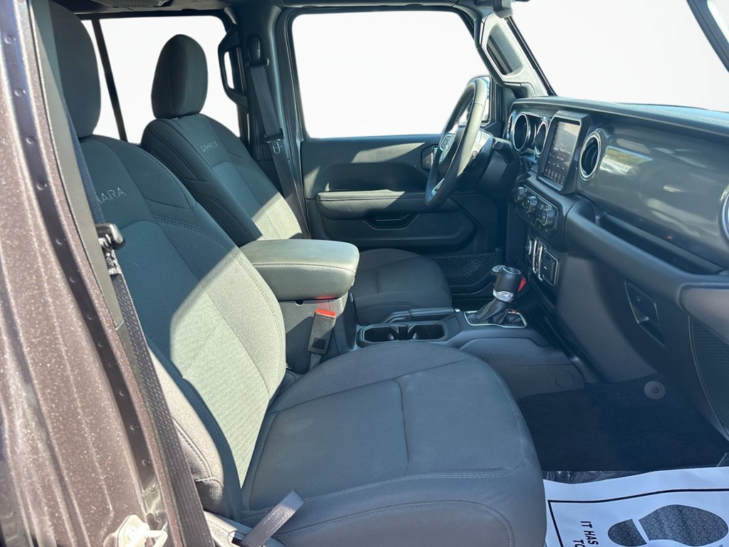 Used 2023 Jeep Wrangler Unlimited Sahara AWD/4WD image 14