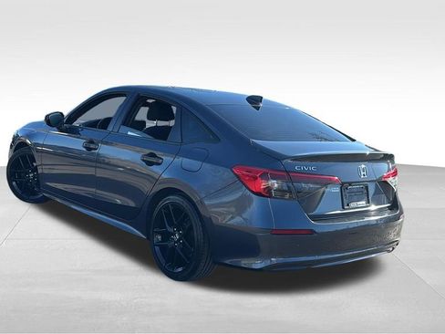 Used 2023 Honda Civic Sport image 5