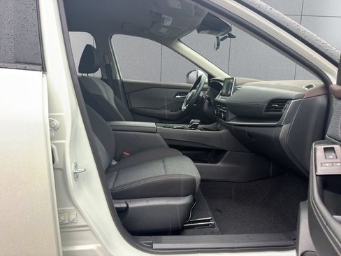 Used 2023 Nissan Rogue SV AWD/4WD image 18