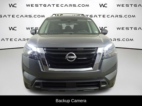 Used 2024 Nissan Pathfinder SV image 2