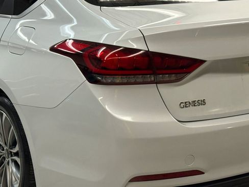 Used 2015 Hyundai Genesis 3.8 image 12