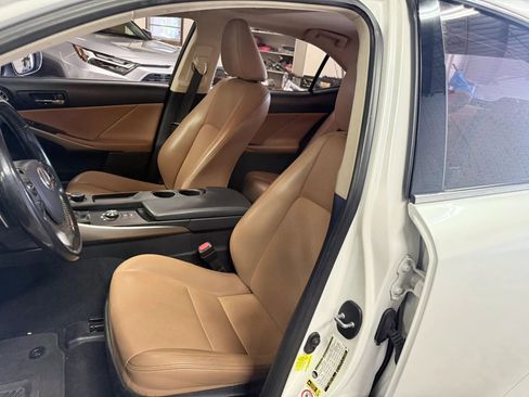 Used 2016 Lexus IS 200t image 10