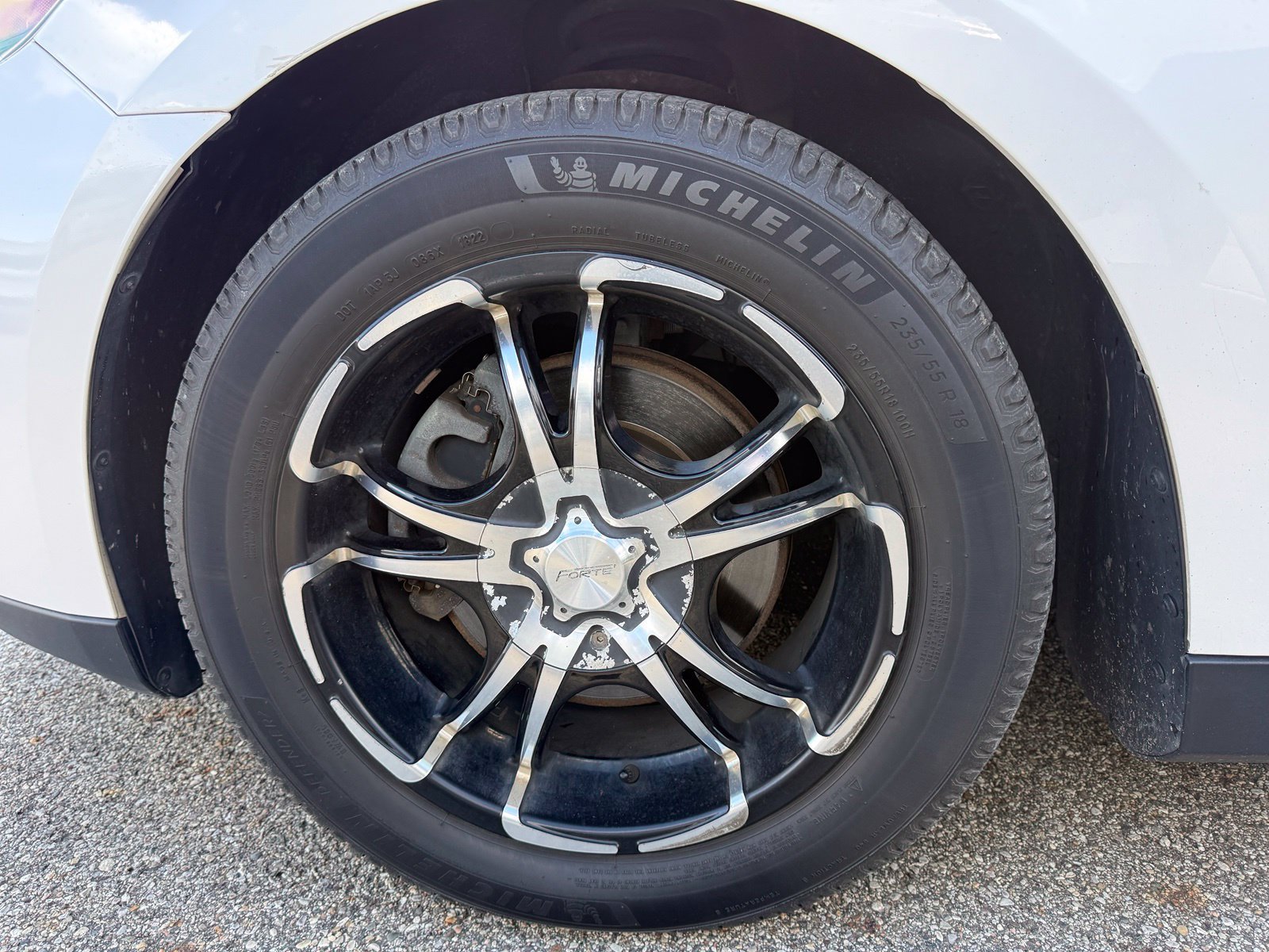 Used 2018 Ford Taurus SEL w/ Equipment Group 201A AWD/4WD image 7