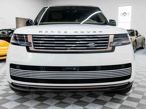 Used 2024 Land Rover Range Rover SV image 5
